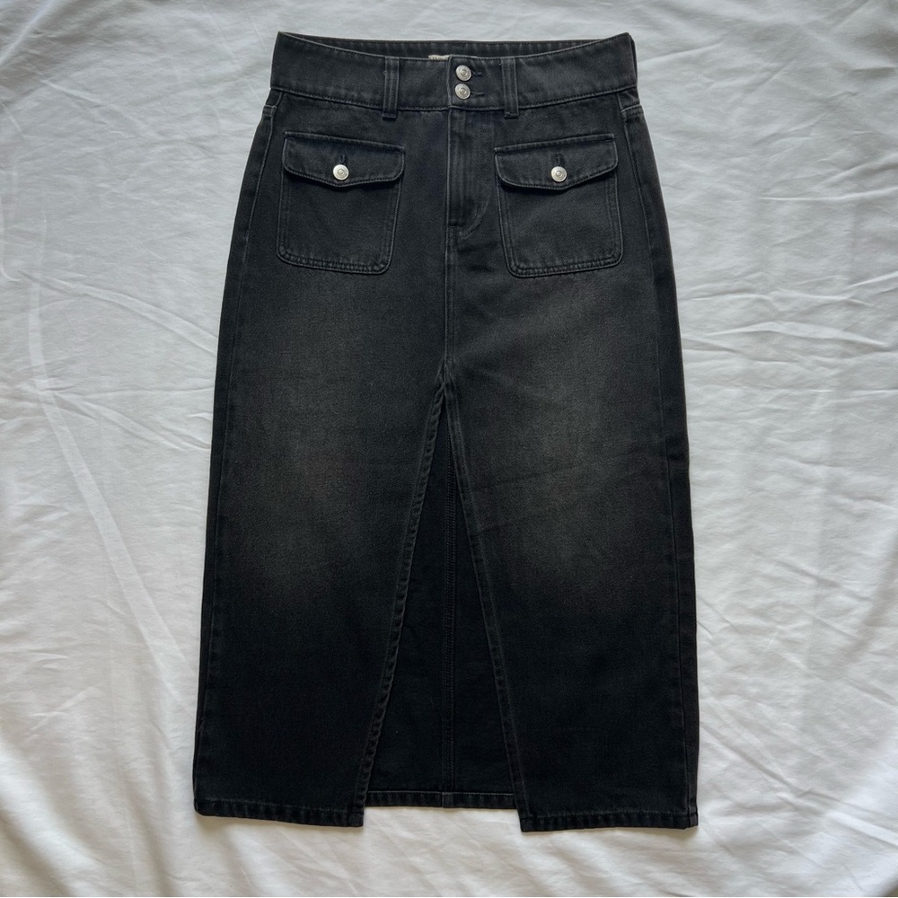 ✨NWOT Free People Madison Denim Maxi Skirt✨
Size 6/27